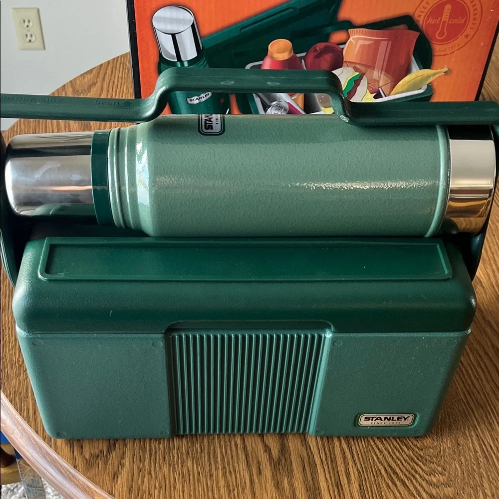 Vintage Stanley Green Vacuum Bottle and Lunch Cooler Set - Picture 5 of 5
